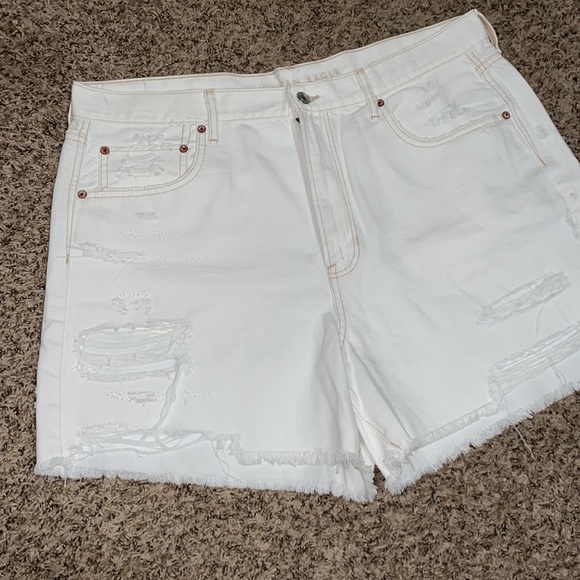 American Eagle 90S Boyfriend Denim Distressed Shorts - Picture 4 of 9